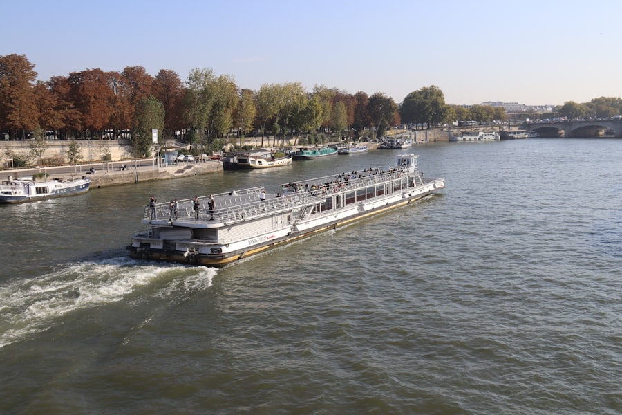 cruise Paris