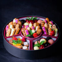 Sweet cream puffs and éclairs (for 4 persons)