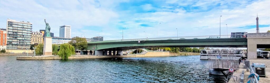 Photo river tour paris seine
