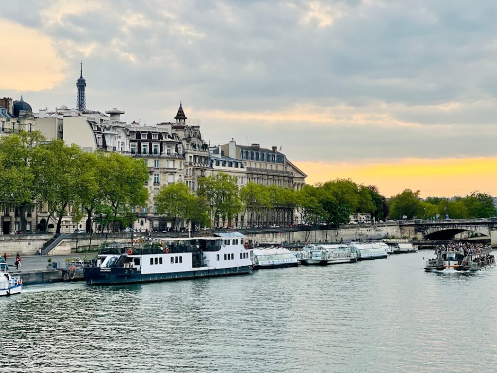 Photo Private Boats in Paris