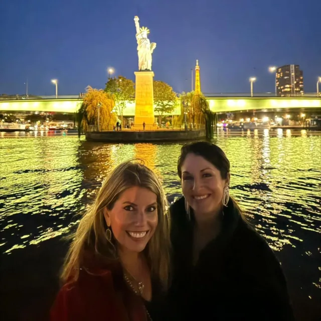 Night vibes , good vibes 😍✨✨✨
We are still open in October, bookable on boatinparis.fr

#nightcruise #pariscruise #parislover #eiffeltower #privateboat #rivercruise #boatinparis #boatparty